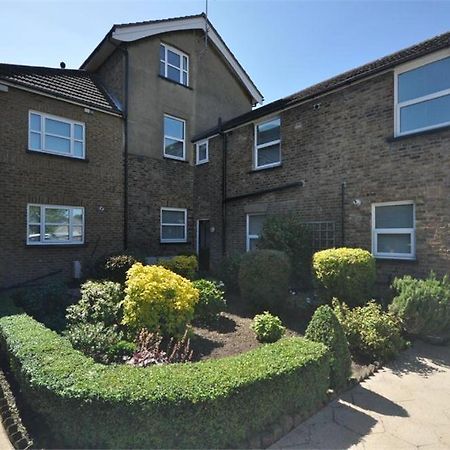 Thames View Apartments Staines-upon-Thames Esterno foto