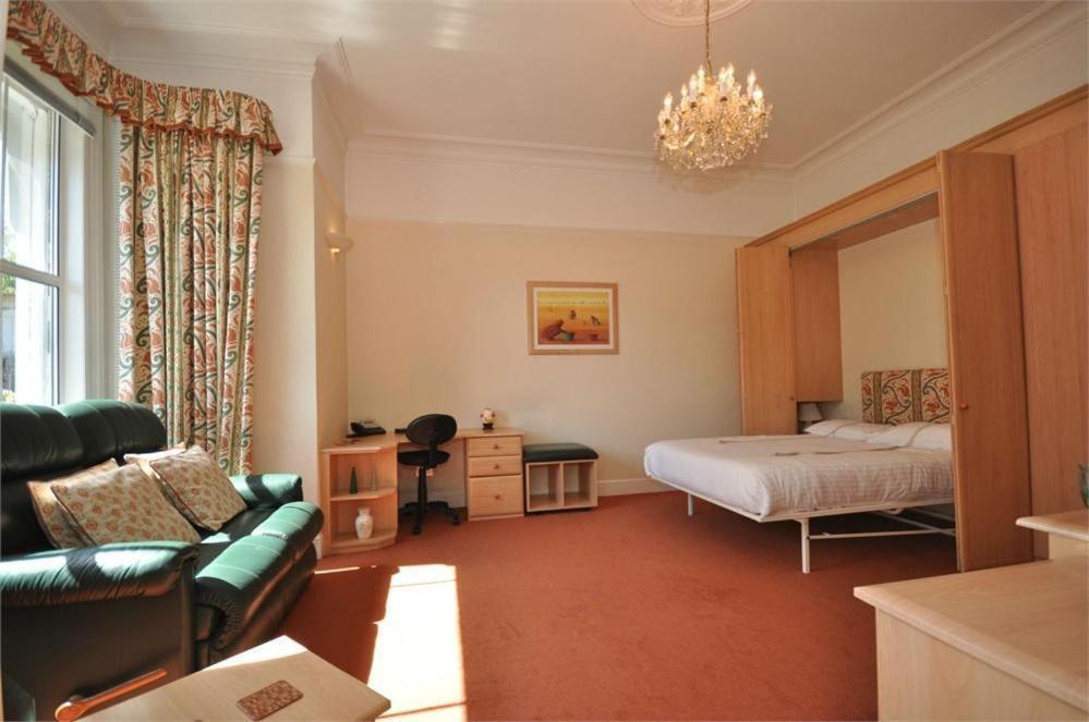 Thames View Apartments Staines-upon-Thames Esterno foto